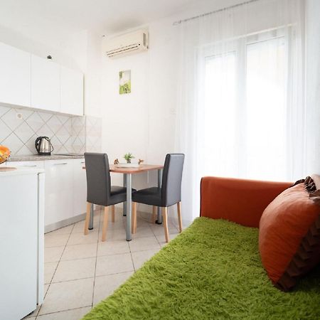 Apartments Milic - One Bedroom Apartment With Sea View And Terrace Горни-Карин Экстерьер фото