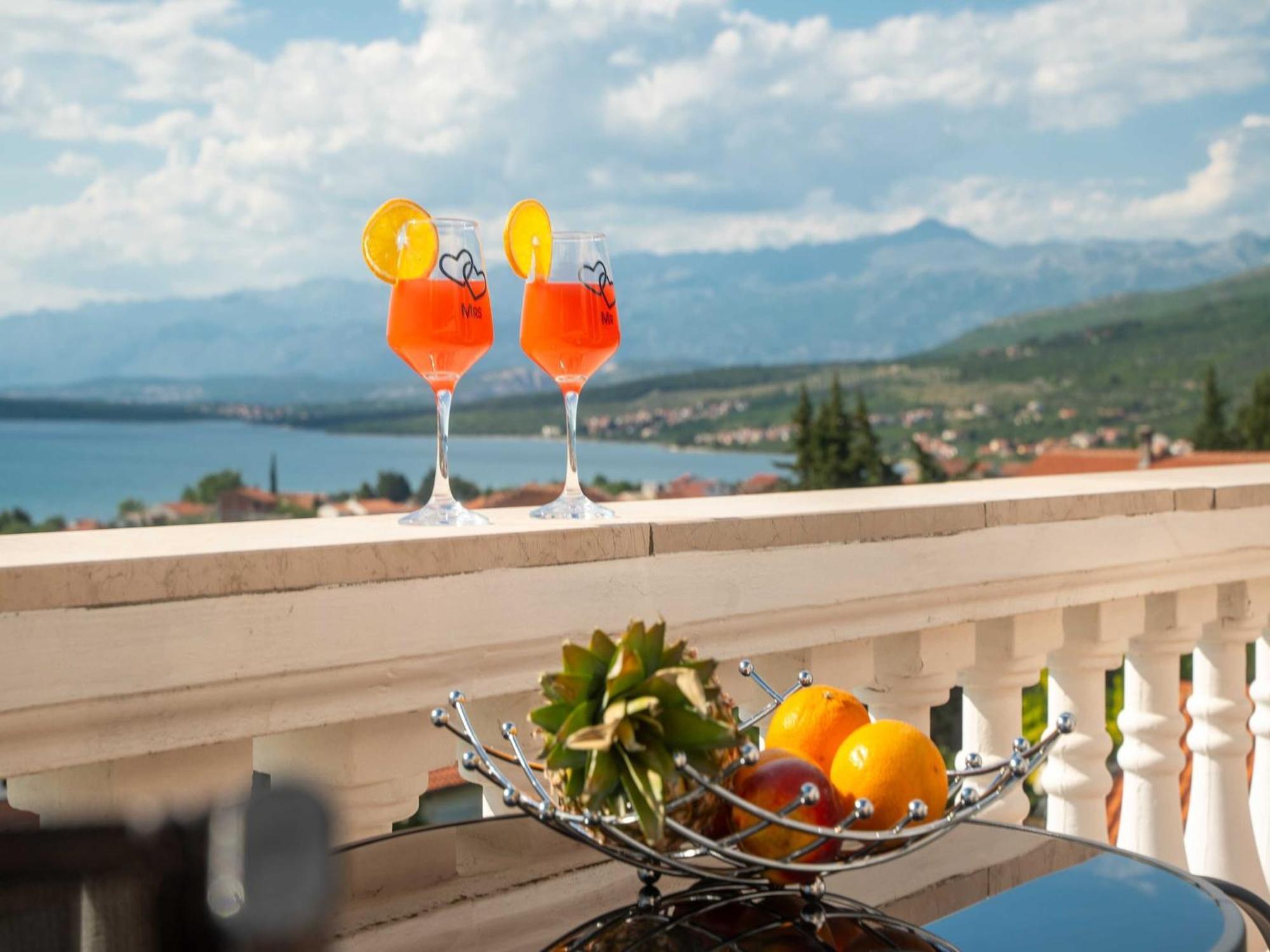 Apartments Milic - One Bedroom Apartment With Sea View And Terrace Горни-Карин Экстерьер фото