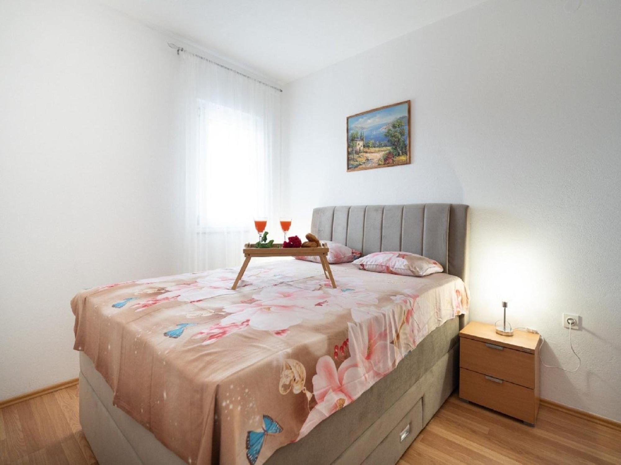 Apartments Milic - One Bedroom Apartment With Sea View And Terrace Горни-Карин Экстерьер фото