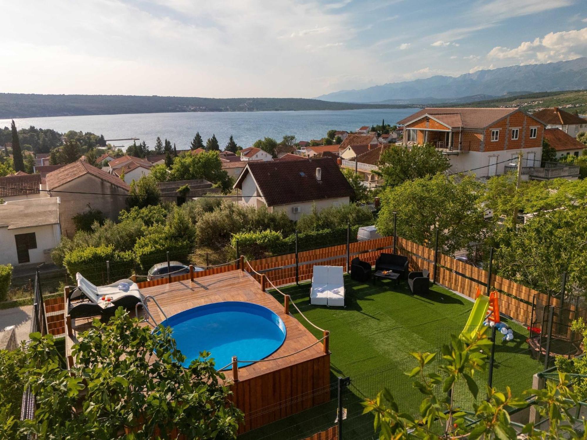 Apartments Milic - One Bedroom Apartment With Sea View And Terrace Горни-Карин Экстерьер фото