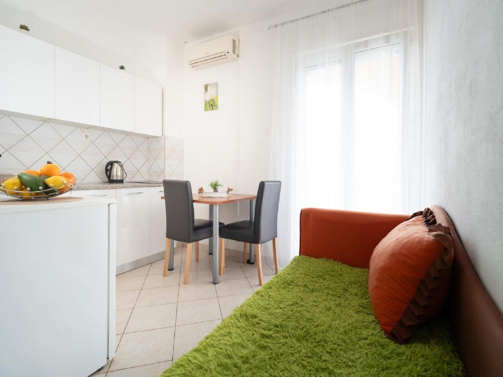 Apartments Milic - One Bedroom Apartment With Sea View And Terrace Горни-Карин Экстерьер фото